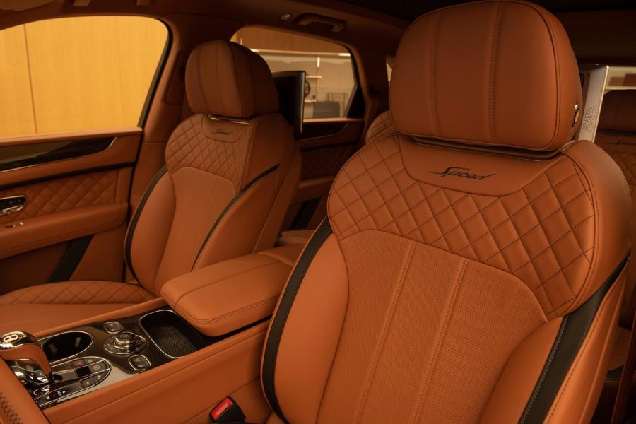 Интерьер Bentley Bentayga Speed Centenary Specifications 2020 года  (UAE) (фото 10 из 10)